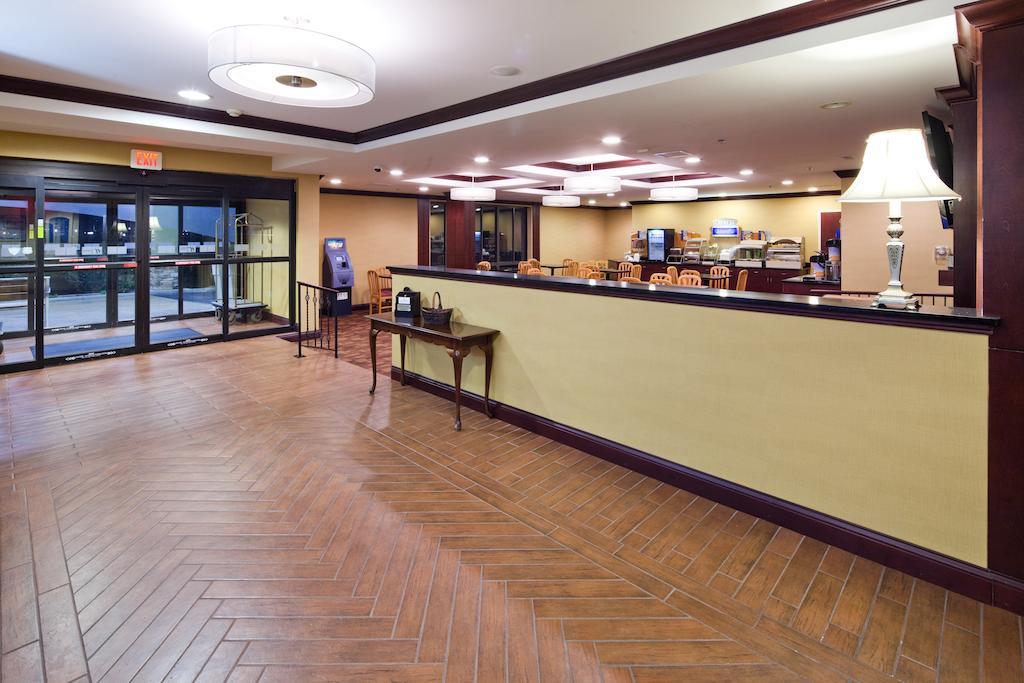 Holiday Inn Express Cincinnati-Lawrenceburg Exterior foto